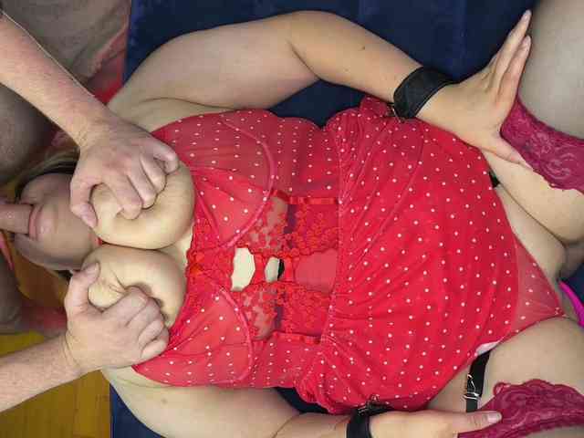 AllHolesLoveGirl webcam
