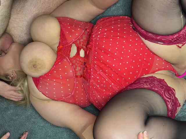 AllHolesLoveGirl webcam