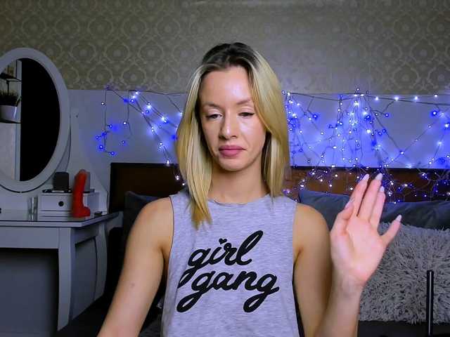 MiaBeeX live cam on BongaCams