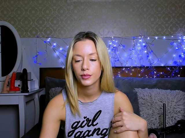 MiaBeeX live cam on BongaCams