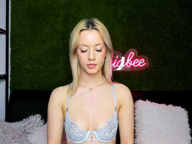 MiaBeeX