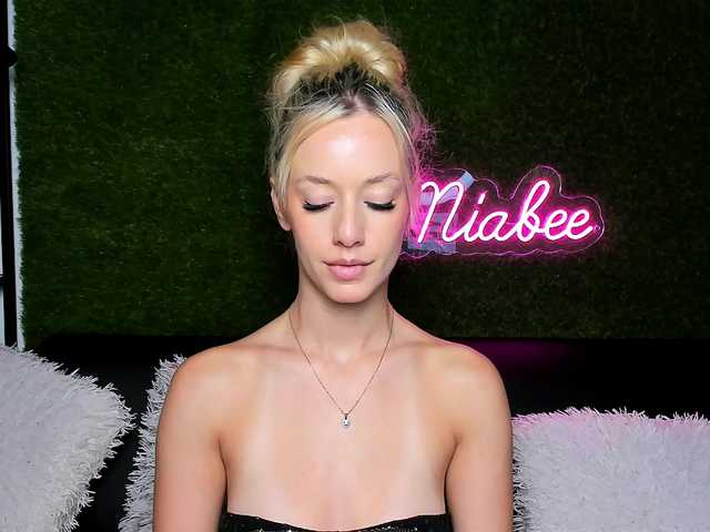 MiaBeeX