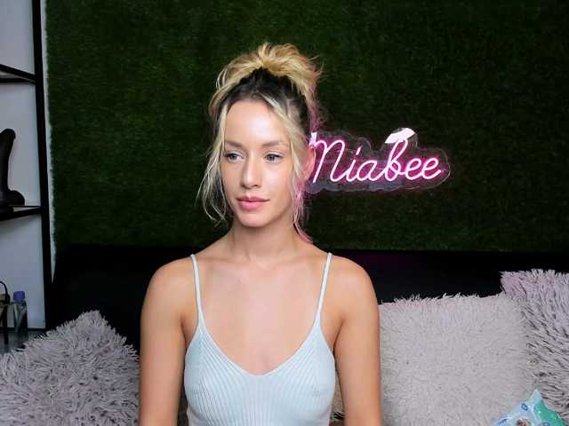 MiaBeeX