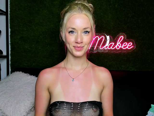 MiaBeeX live cam on BongaCams
