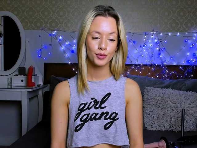 MiaBeeX live cam on BongaCams