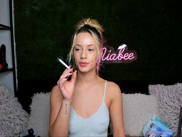 MiaBeeX