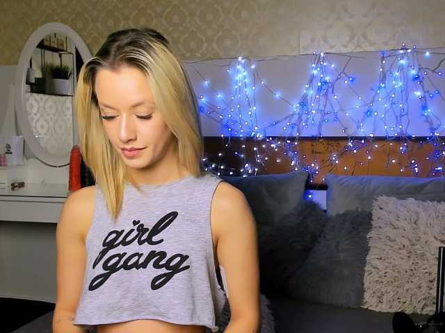 MiaBeeX live cam on BongaCams