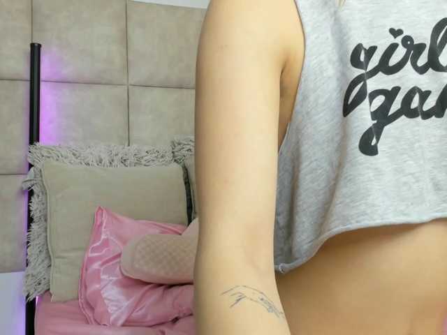 MiaBeeX live cam on BongaCams