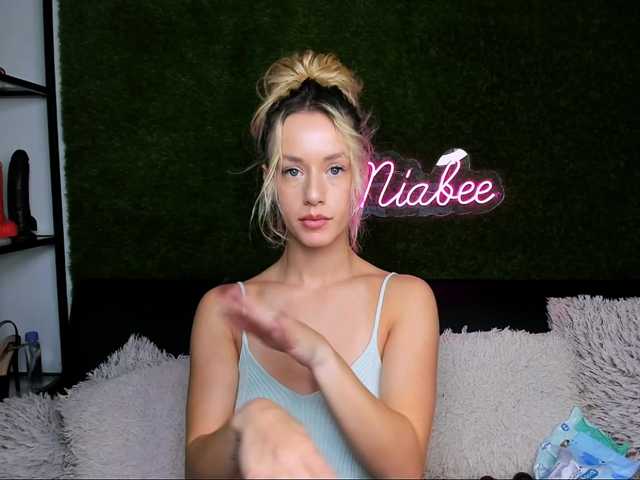 MiaBeeX