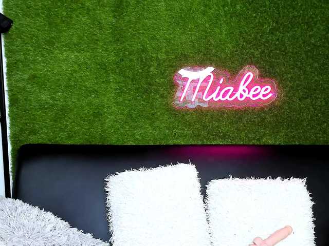 MiaBeeX