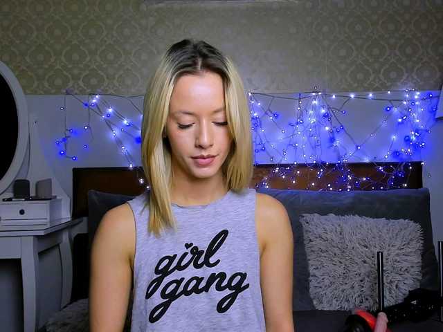 MiaBeeX live cam on BongaCams