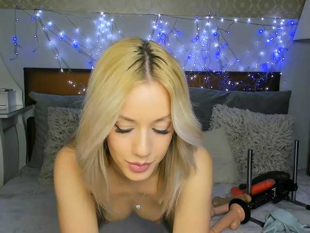 MiaBeeX Live Cam and Statistics on UnifiedCams