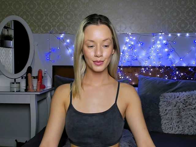 MiaBeeX live cam on BongaCams