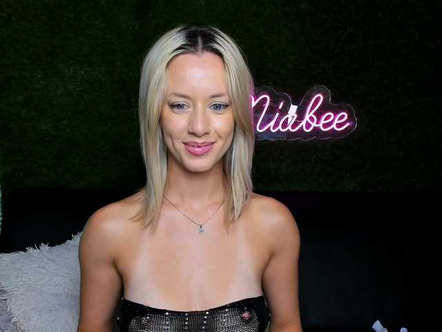 MiaBeeX
