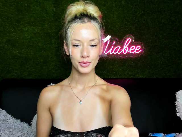 MiaBeeX