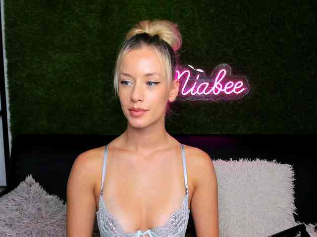 MiaBeeX webcam