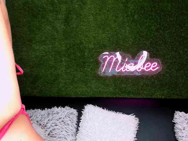 MiaBeeX