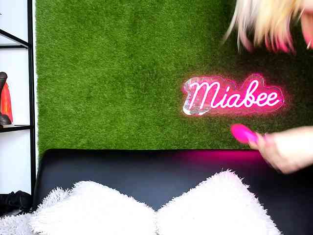 MiaBeeX