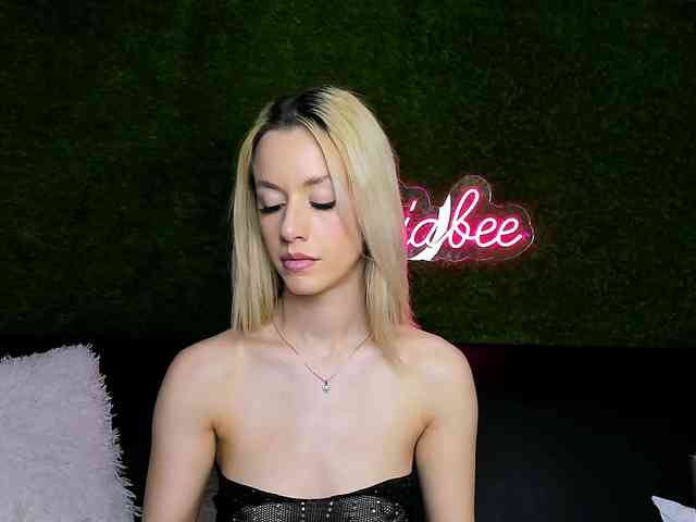 MiaBeeX