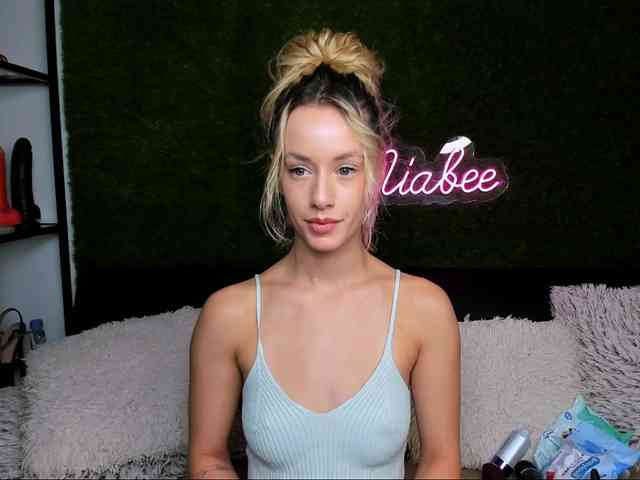 MiaBeeX webcam