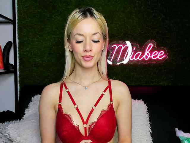 MiaBeeX