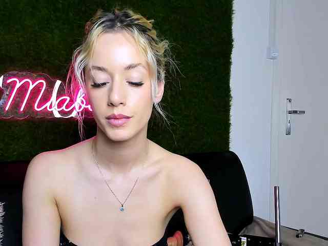 MiaBeeX