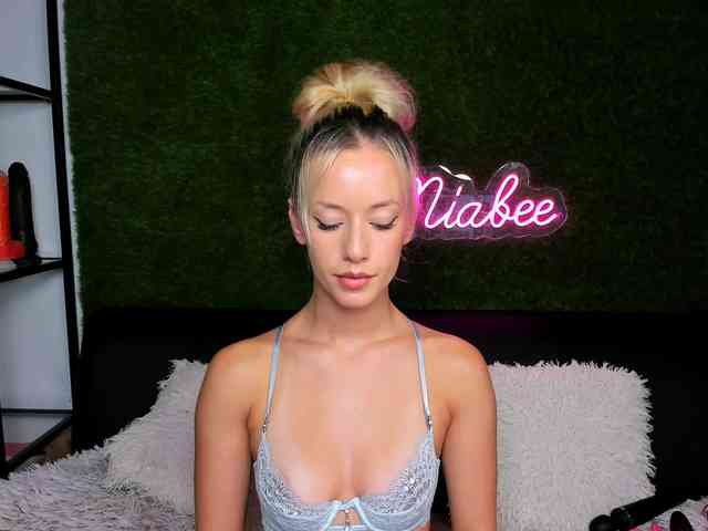MiaBeeX webcam