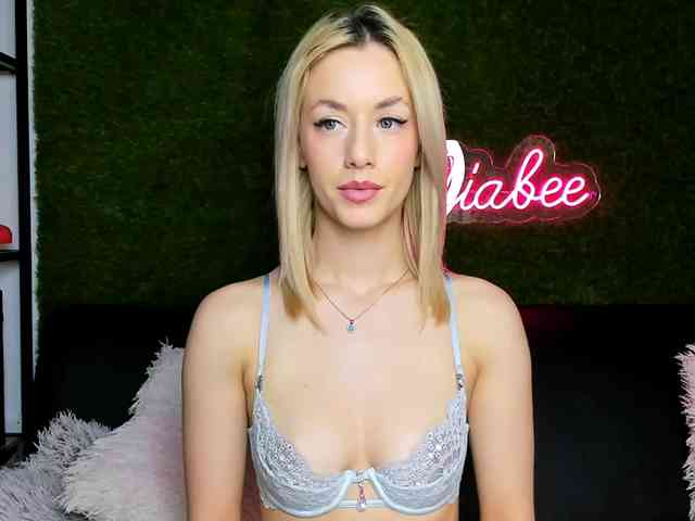 MiaBeeX