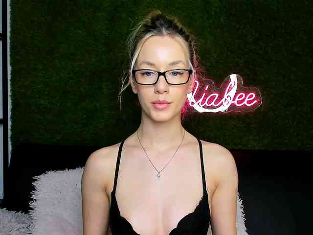MiaBeeX webcam