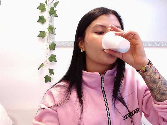 louisk2's BongaCams show and profile