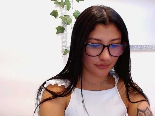 louisk2 — live female cam