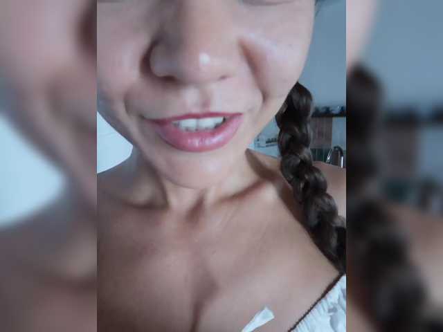 Malisha8 live cam on BongaCams