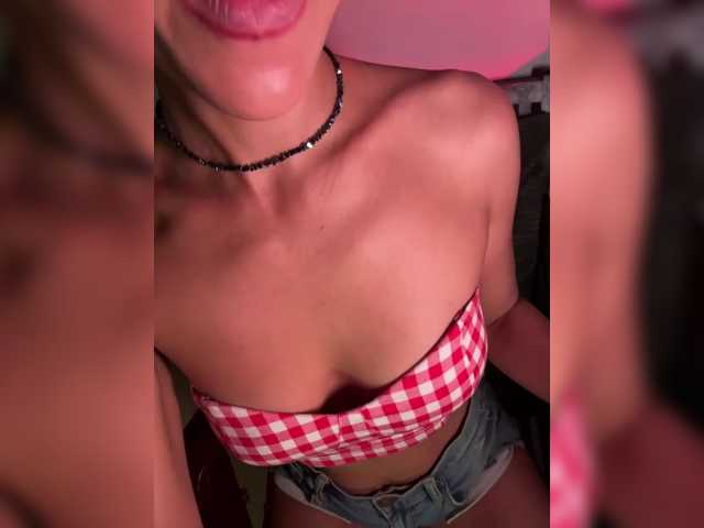 Malisha8 live cam on BongaCams