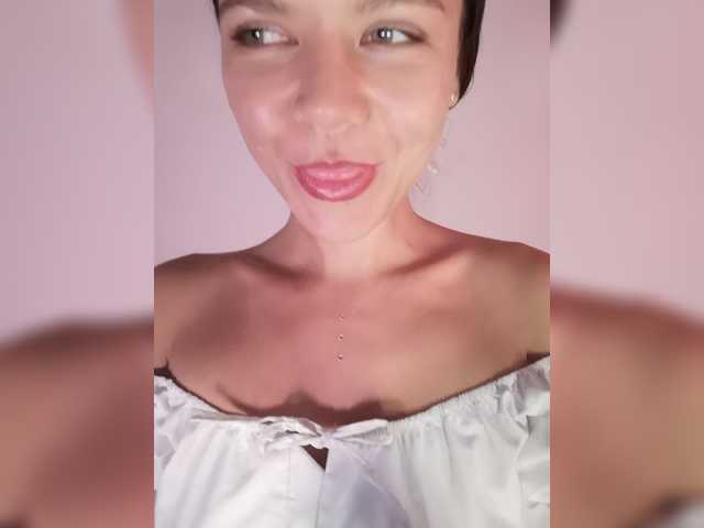 Malisha8 live cam on BongaCams