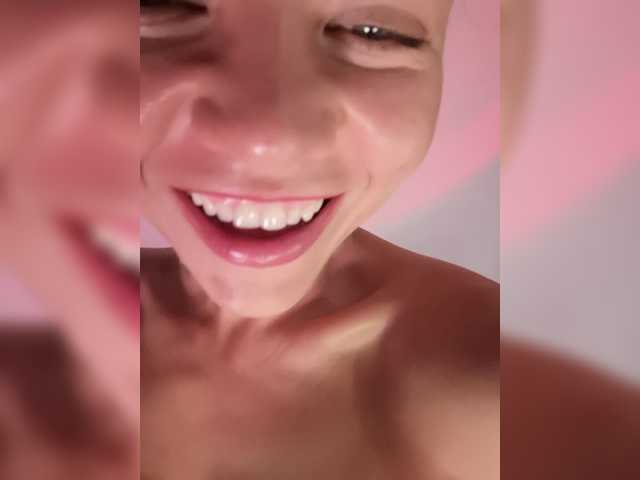 Malisha8 live cam on BongaCams