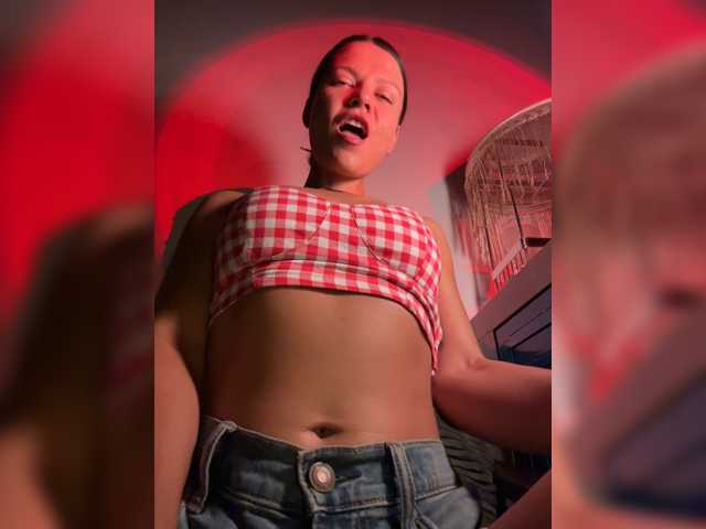 Malisha8 live cam preview