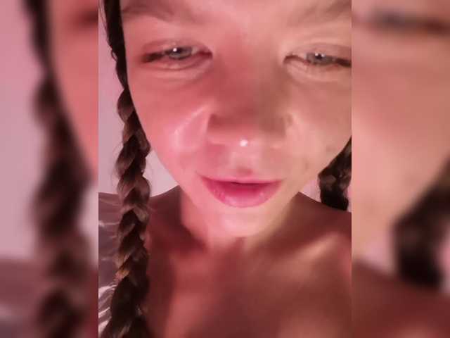Malisha8 live cam on BongaCams