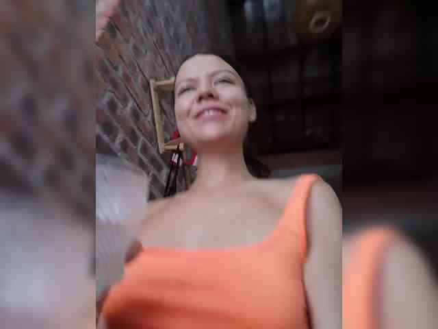 Malisha8's cam show statistics and live stream