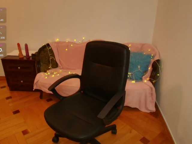 Ksushka22 live cam on BongaCams