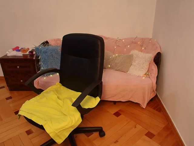 Ksushka22 live cam on BongaCams