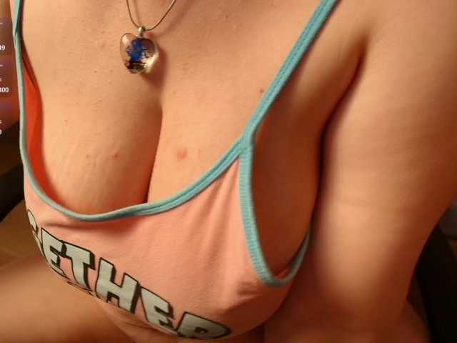 Ksushka22 live cam on BongaCams