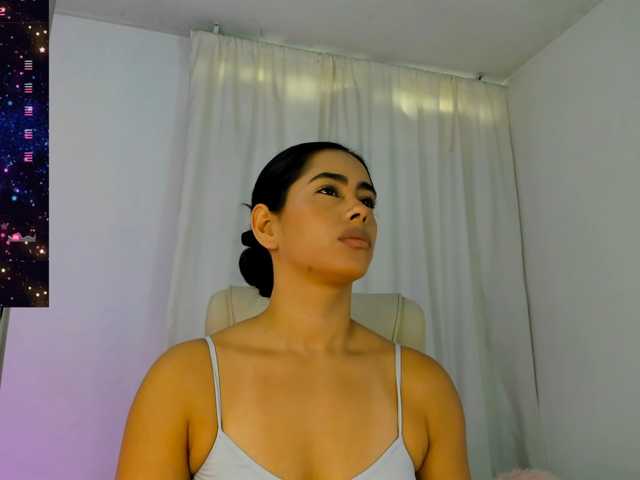 le modèle SteffanyRedx est en webcam porno dans un show sur le site bongacams, il possède les tags suivants: Latino/Hispanic,Brunette,Trimmed