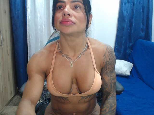 cristalb1, en vivo ahora en BongaCams