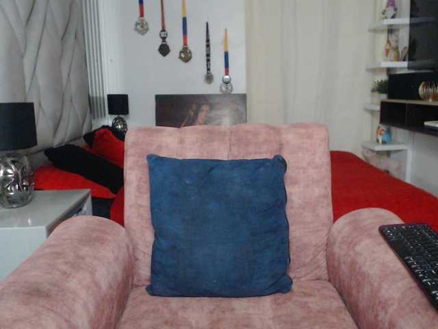 cristalb1 live cam on BongaCams