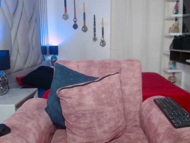 cristalb1 live cam on BongaCams