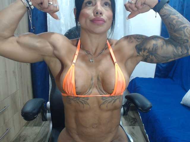 cristalb1, en directo ahora en BongaCams