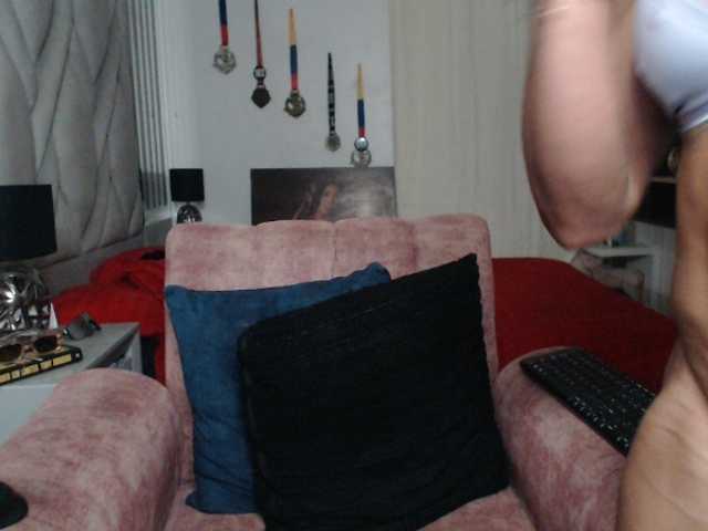 cristalb1 live cam preview