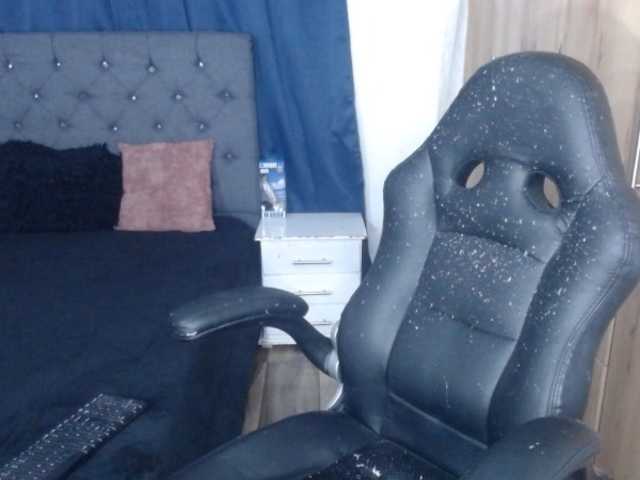 cristalb1 live cam on BongaCams