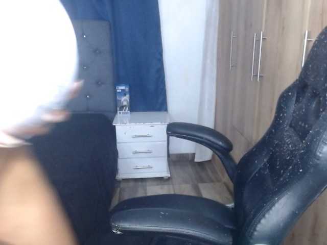 cristalb1 live cam on BongaCams