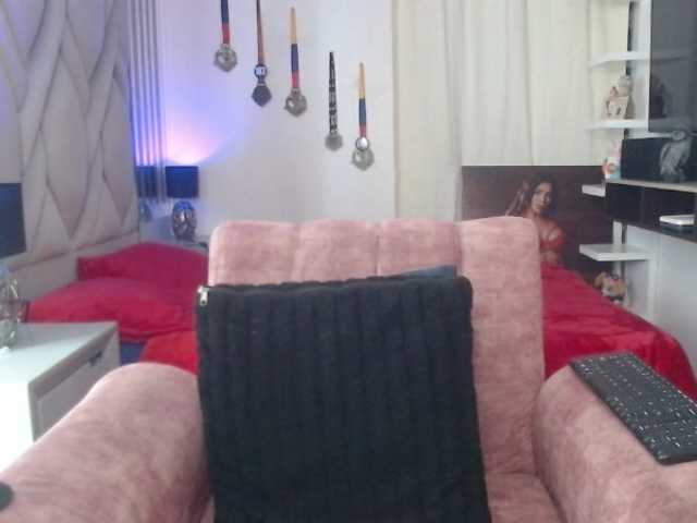 cristalb1 live cam on BongaCams